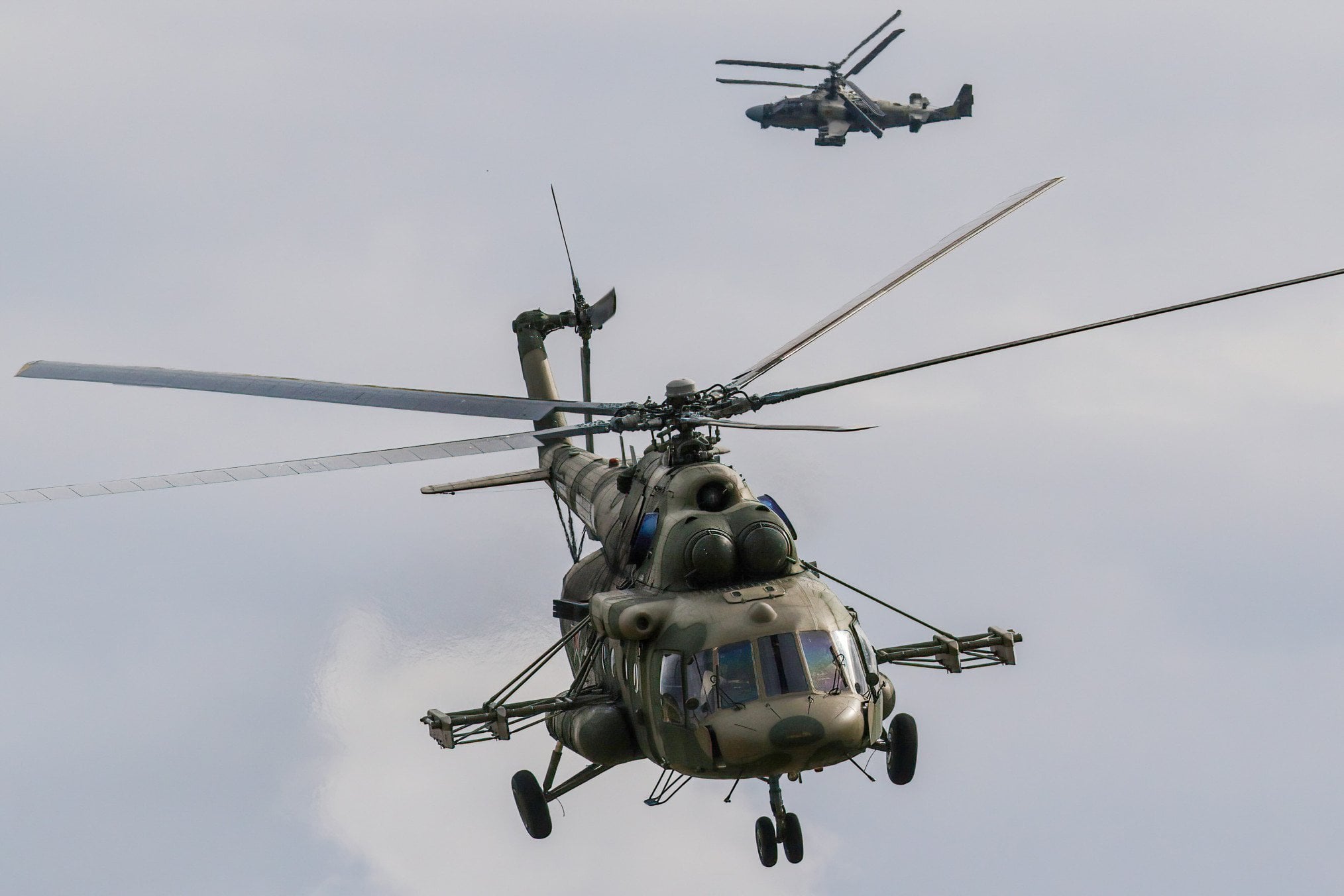 Friendly Fire Incident Claims Russian Mi-8 Helicopter, Three Crew Fatalities Reported in Voronezh